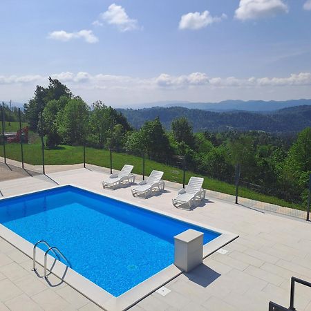 Holiday Home With Hot Tub And Sauna Sabina Rovte エクステリア 写真