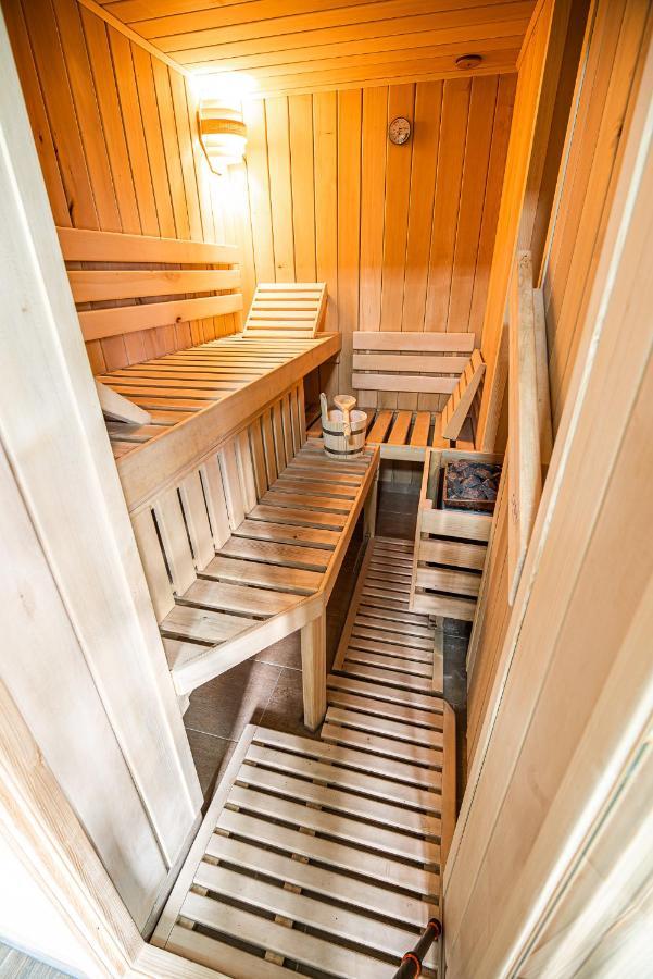 Holiday Home With Hot Tub And Sauna Sabina Rovte エクステリア 写真