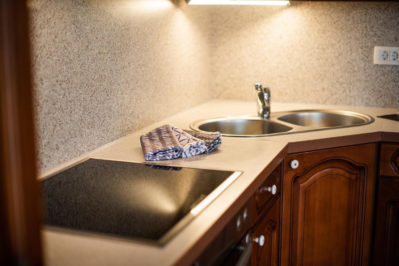 Holiday Home With Hot Tub And Sauna Sabina Rovte エクステリア 写真