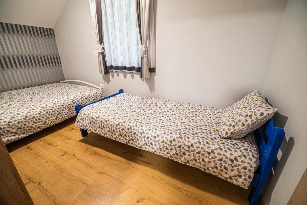 Holiday Home With Hot Tub And Sauna Sabina Rovte エクステリア 写真