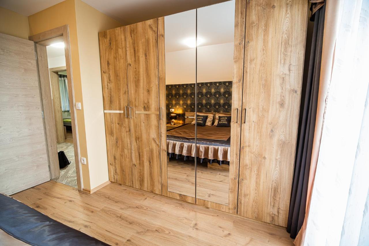 Holiday Home With Hot Tub And Sauna Sabina Rovte エクステリア 写真