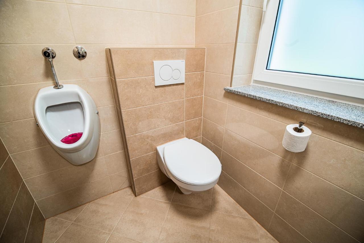 Holiday Home With Hot Tub And Sauna Sabina Rovte エクステリア 写真