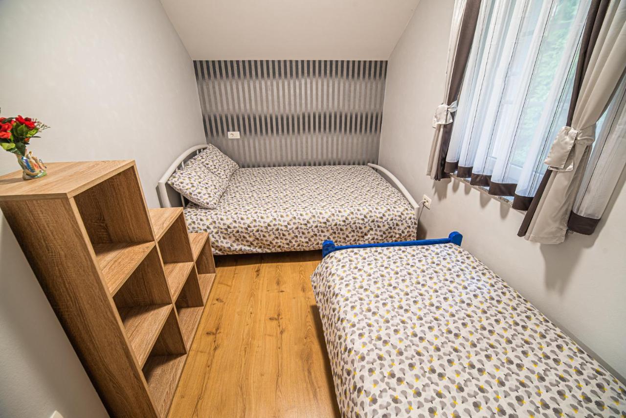 Holiday Home With Hot Tub And Sauna Sabina Rovte エクステリア 写真