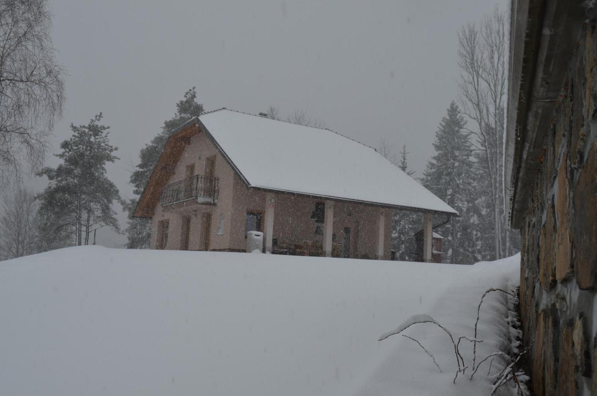 Holiday Home With Hot Tub And Sauna Sabina Rovte エクステリア 写真