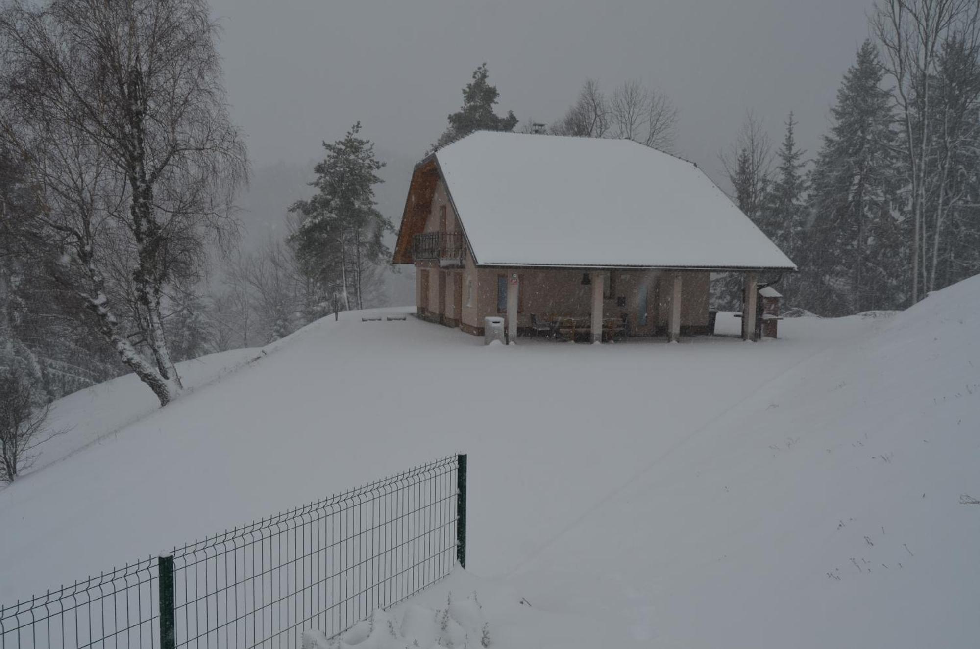 Holiday Home With Hot Tub And Sauna Sabina Rovte エクステリア 写真