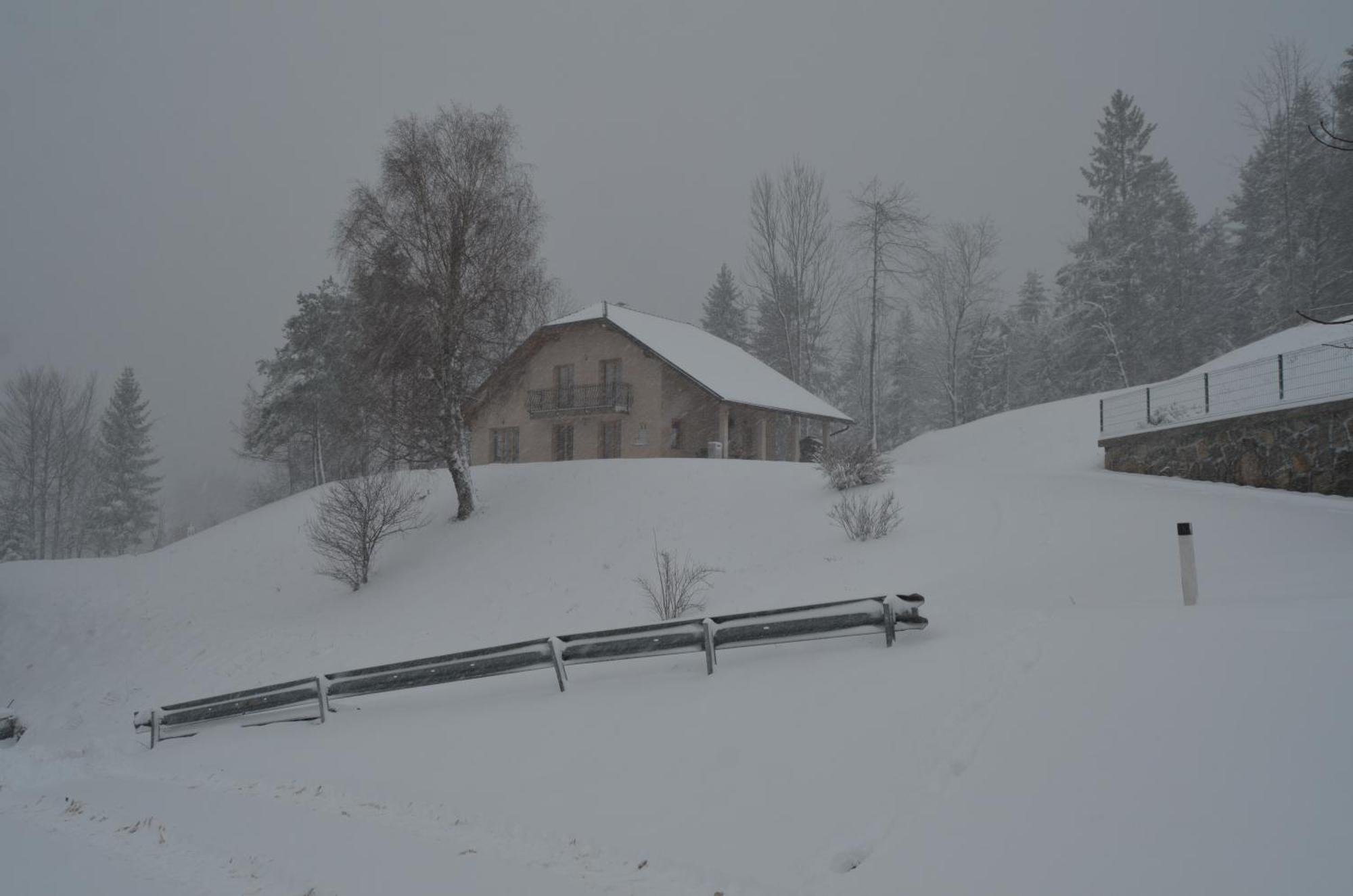 Holiday Home With Hot Tub And Sauna Sabina Rovte エクステリア 写真